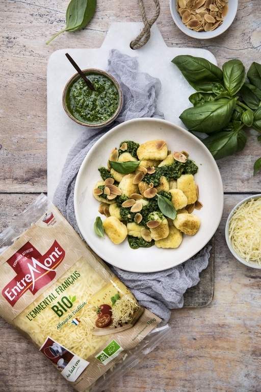 Grated organic Emmental and almond pesto gnocchi