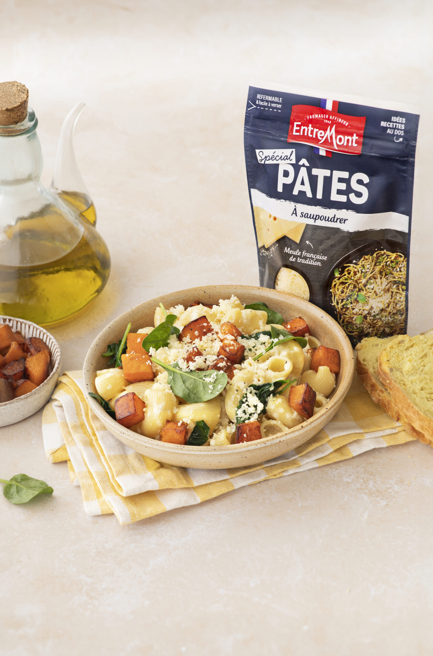 Pâtes à la crème de Spécial Pâtes Entremont, cubes de courges et pousses d’épinards