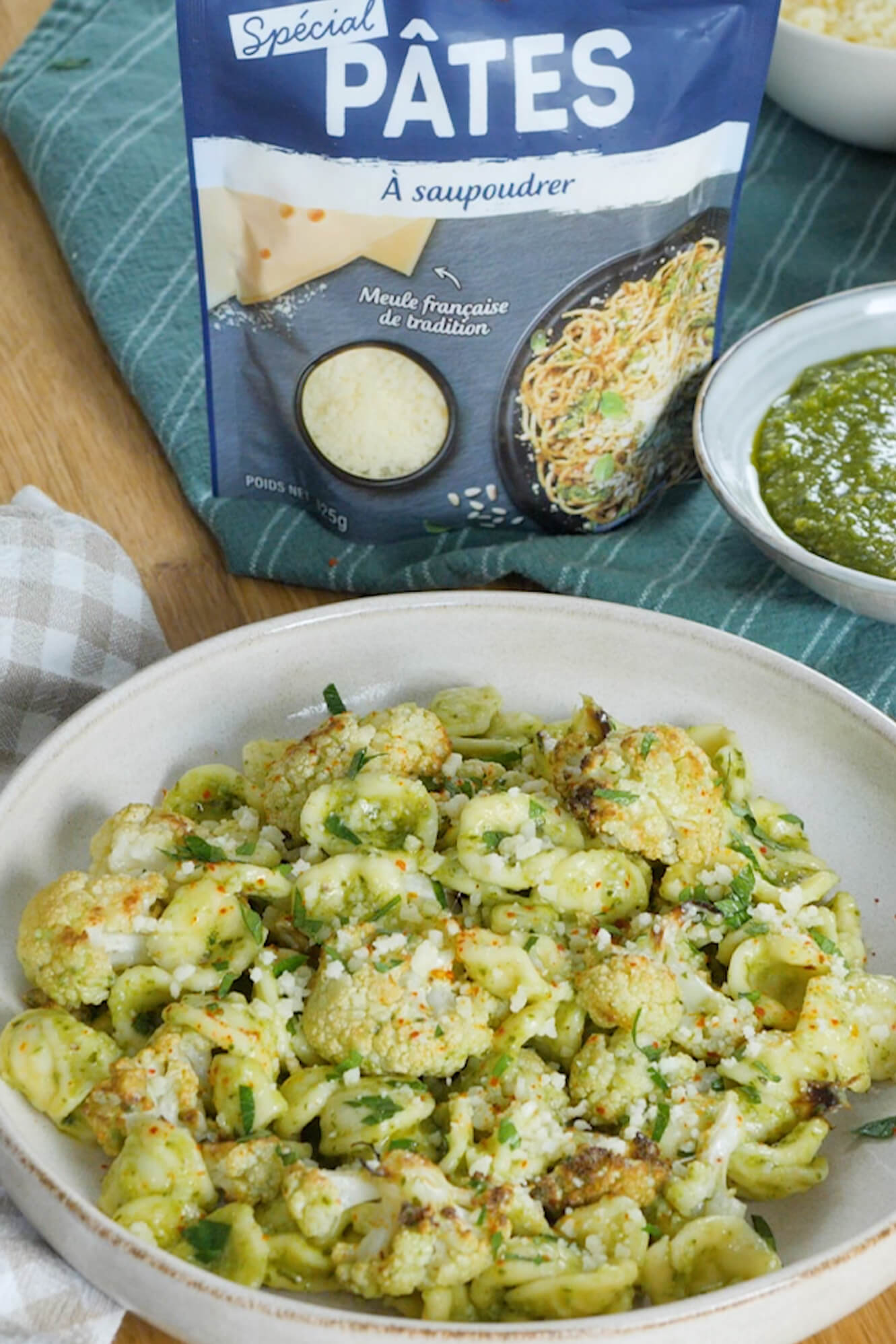 Pâtes au pesto, chou-fleur rôti et Spécial Pâtes Entremont