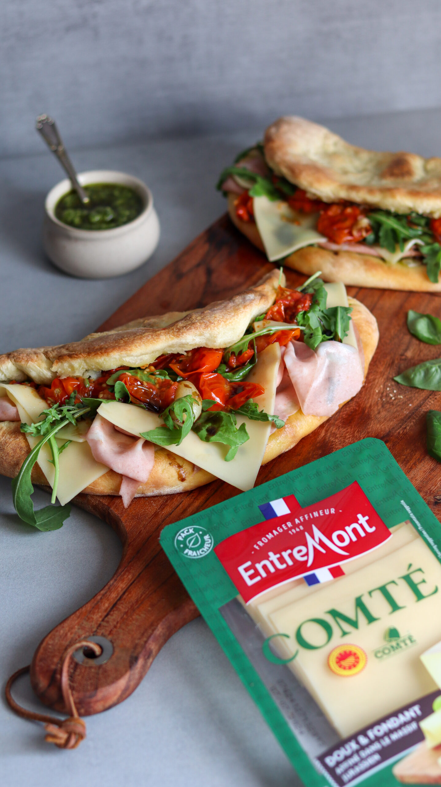 PIZZA SANDWICH AUX TOMATES RÔTIES