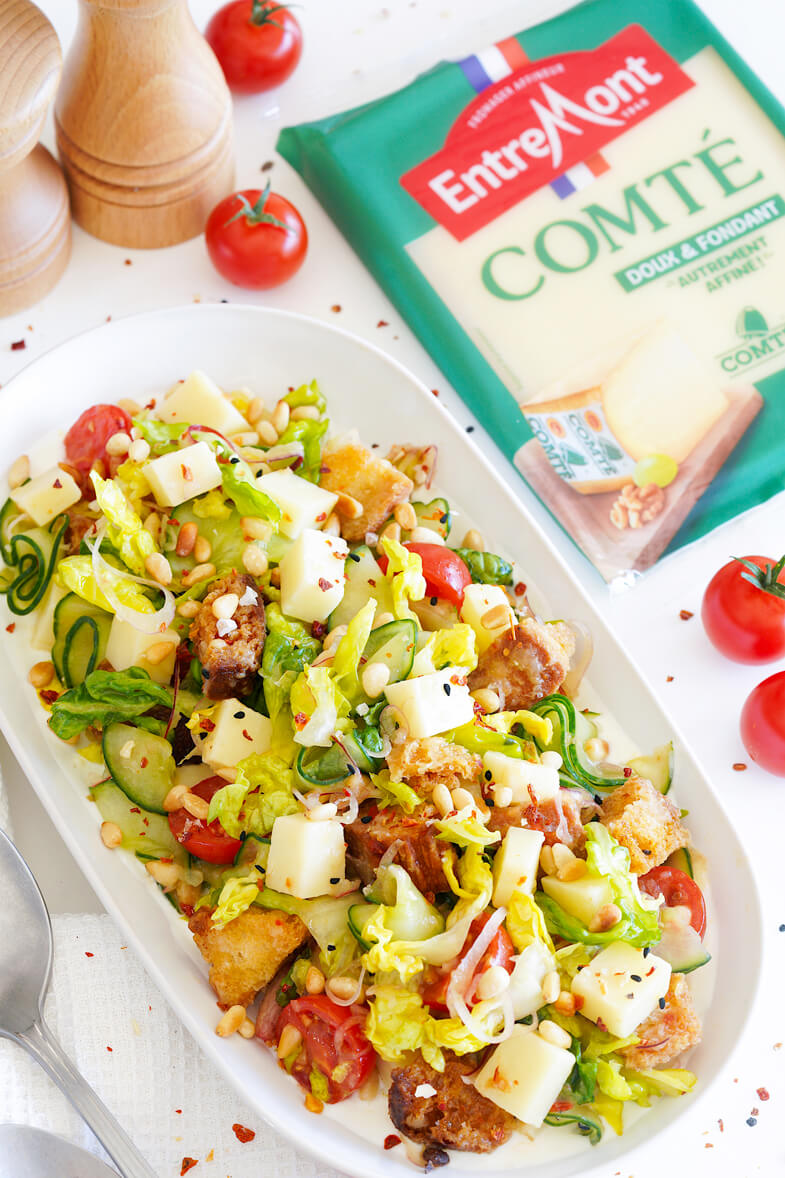 Salade fraîche, sauce au yaourt & croûtons à l’ail